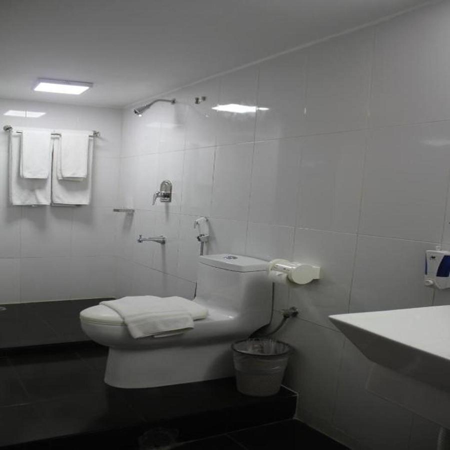 Hotel Fountain Dhaka Zewnętrze zdjęcie